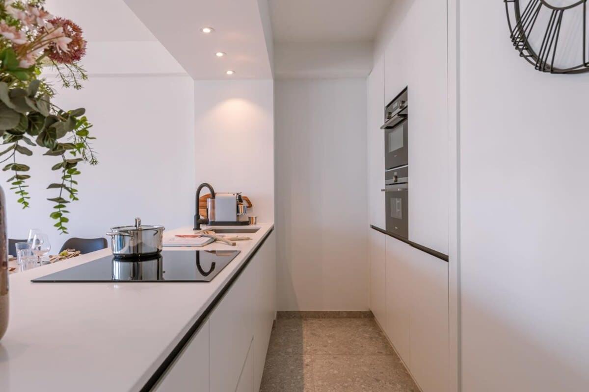 Huswell - Lovely Apartment With Lateral Sea View And Parking Ostende Kültér fotó