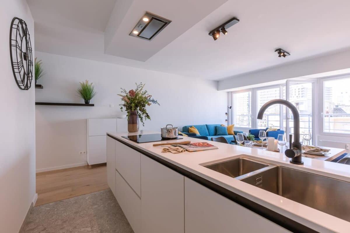 Huswell - Lovely Apartment With Lateral Sea View And Parking Ostende Kültér fotó